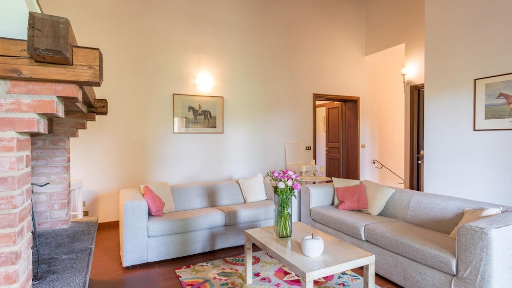 Villa photo 1