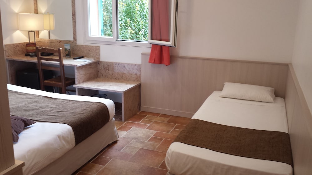 Triple Room - Photo 1