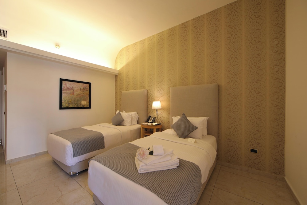 Classic Room, City View - Photo 2