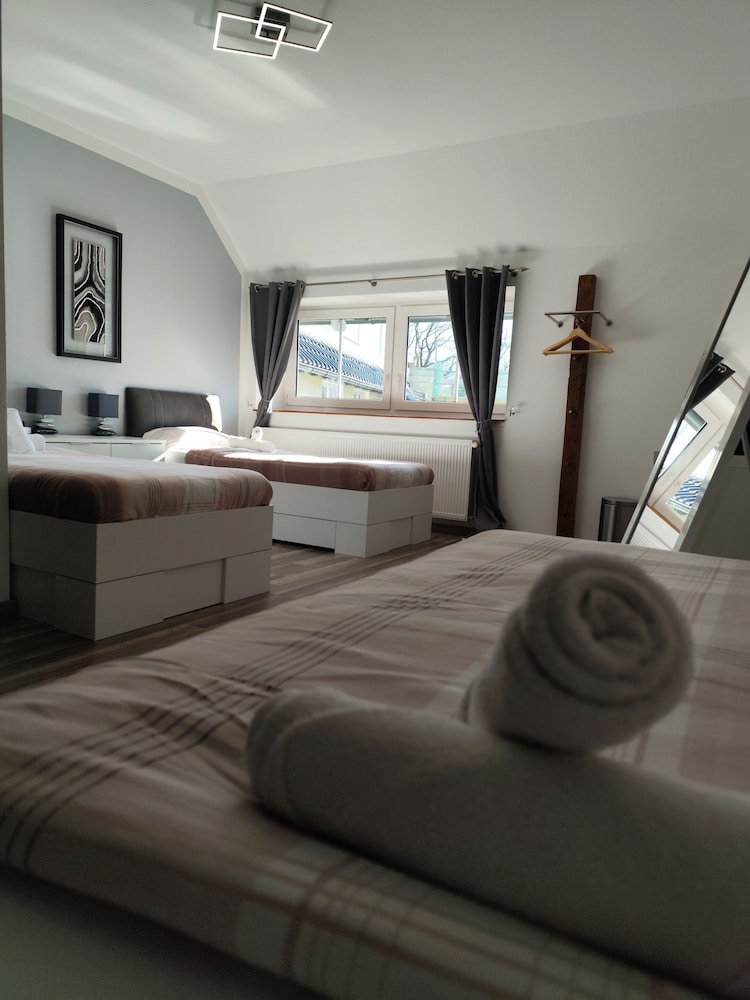 Standard Triple Room, Private Bathroom, Courtyard View photo 1