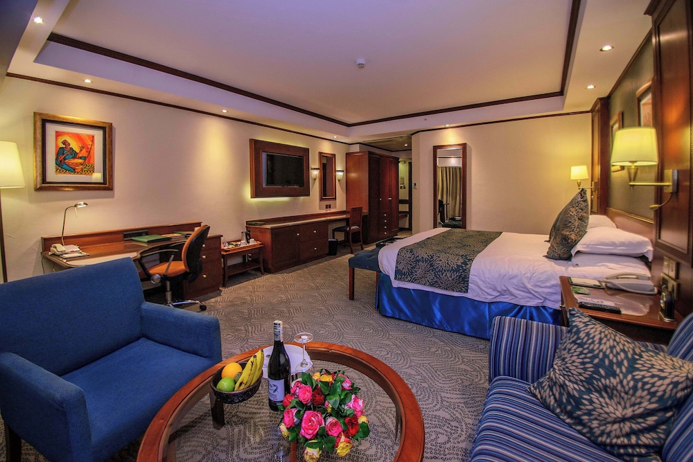 Executive Room - Photo 1