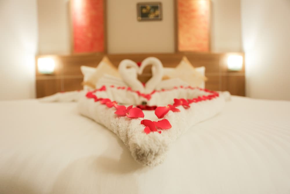 Luxury Suite, 1 King Bed - Photo 1