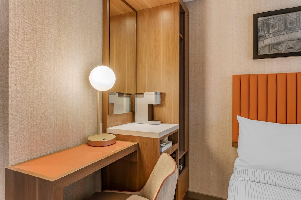 Room, 2 Double Beds, Roll-in Shower, Non Smoking photo 2