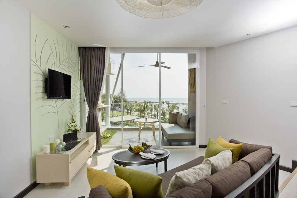 Junior Suite, Side Sea View - Photo 3