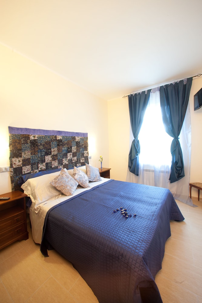 Double Room, Shared Bathroom, Courtyard View photo 1