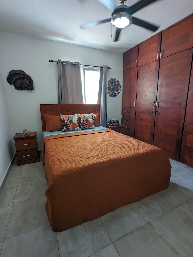 Apartamento de lujo, 2 habitaciones, con baño, vista al campo de golf