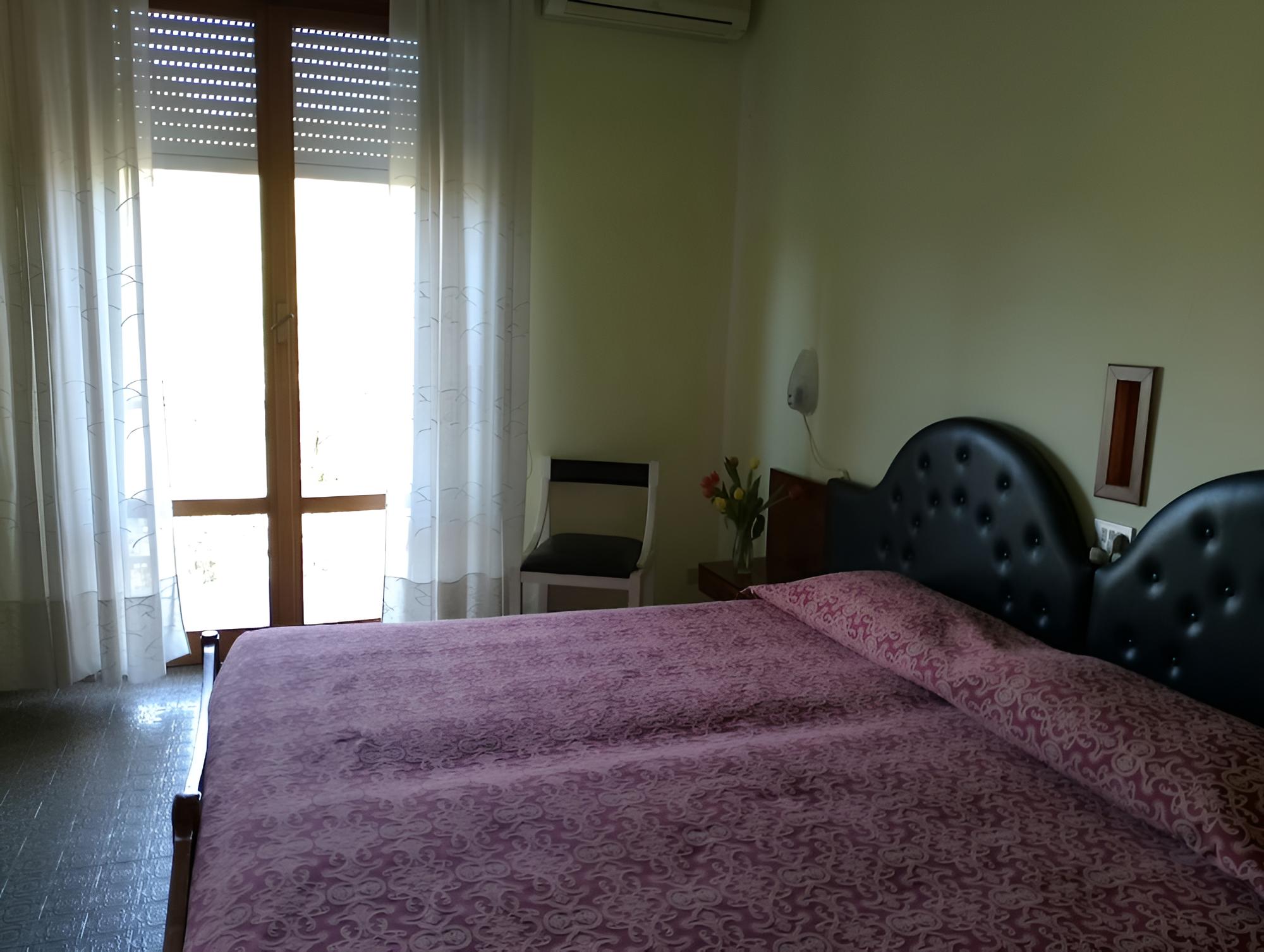 Triple Room, Hill View photo 1