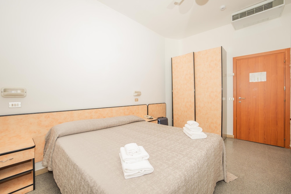 Double or Twin Room photo 1