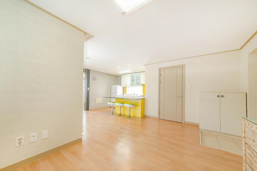 Basic Room, 1 Bedroom (Heineken) photo 2