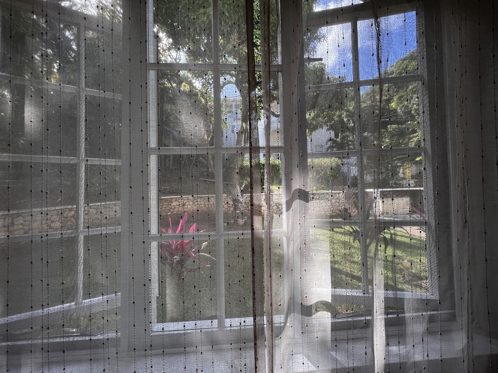 Superior Room, 1 King Bed, Garden View, Ground Floor photo 3