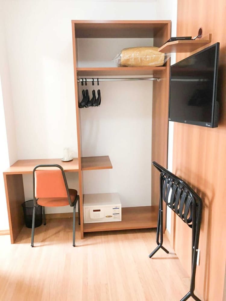 Standard Triple Room, 3 Twin Beds photo 2