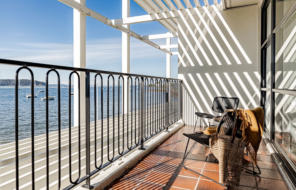 Premium Luxury Waterfront Room photo 2