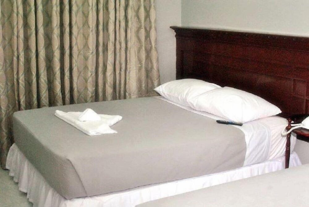 Deluxe Double or Twin Room, Non Smoking, Pool Access photo 3