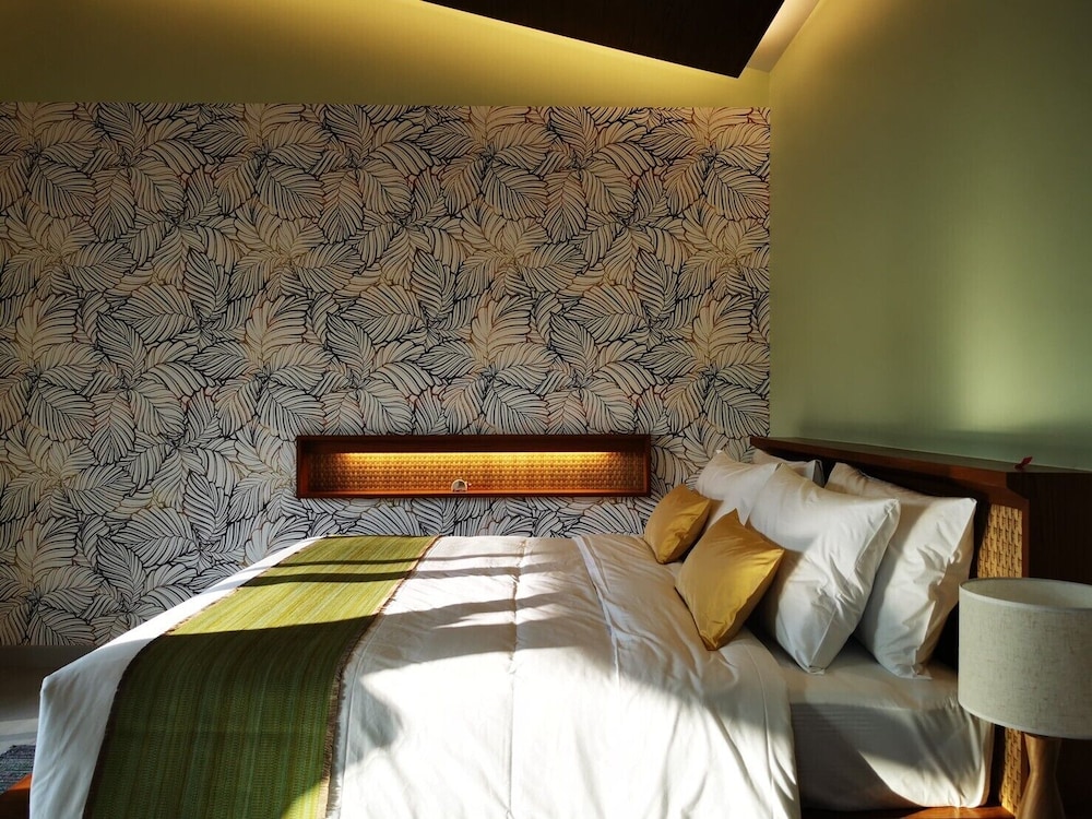 Deluxe Room, Pool Access