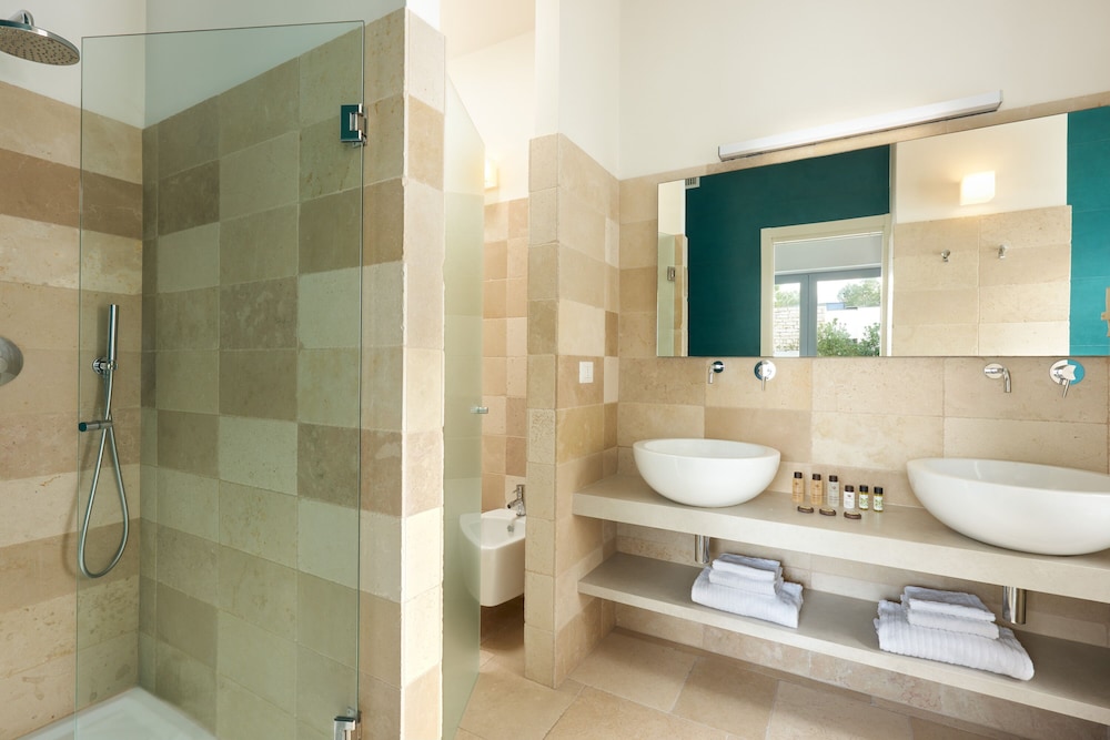 Superior Suite, Jetted Tub photo 3