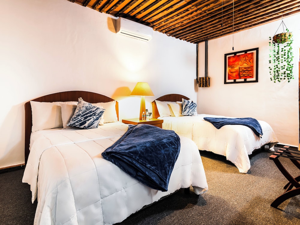 Standard Room, 2 Double Beds photo 1