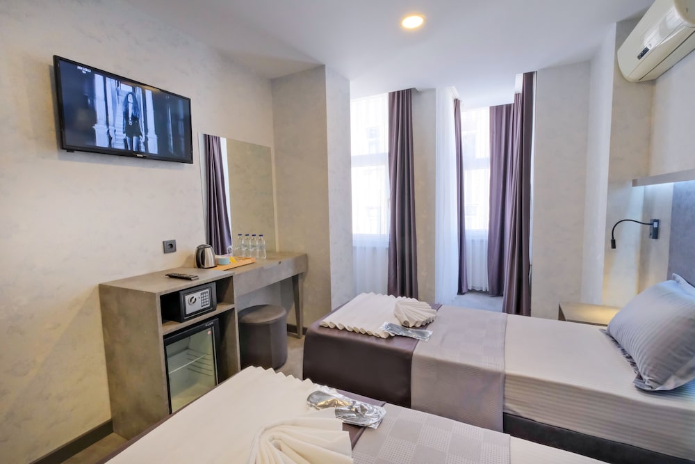 Deluxe Double or Twin Room photo 2