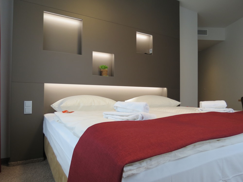 Triple Room, 1 Bedroom photo 1