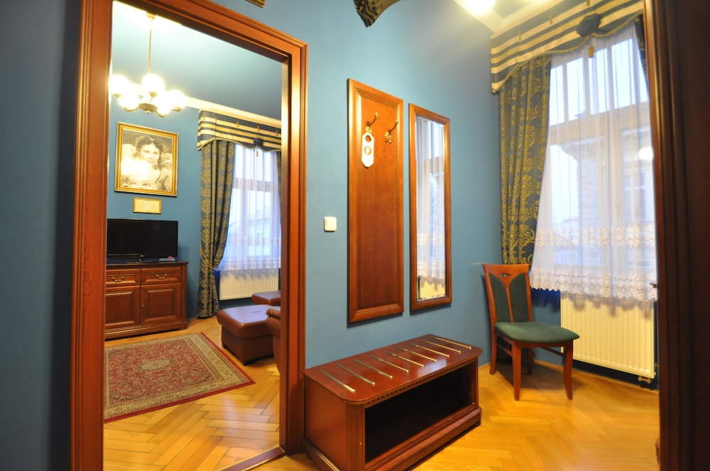 Comfort Suite, 1 King Bed photo 2