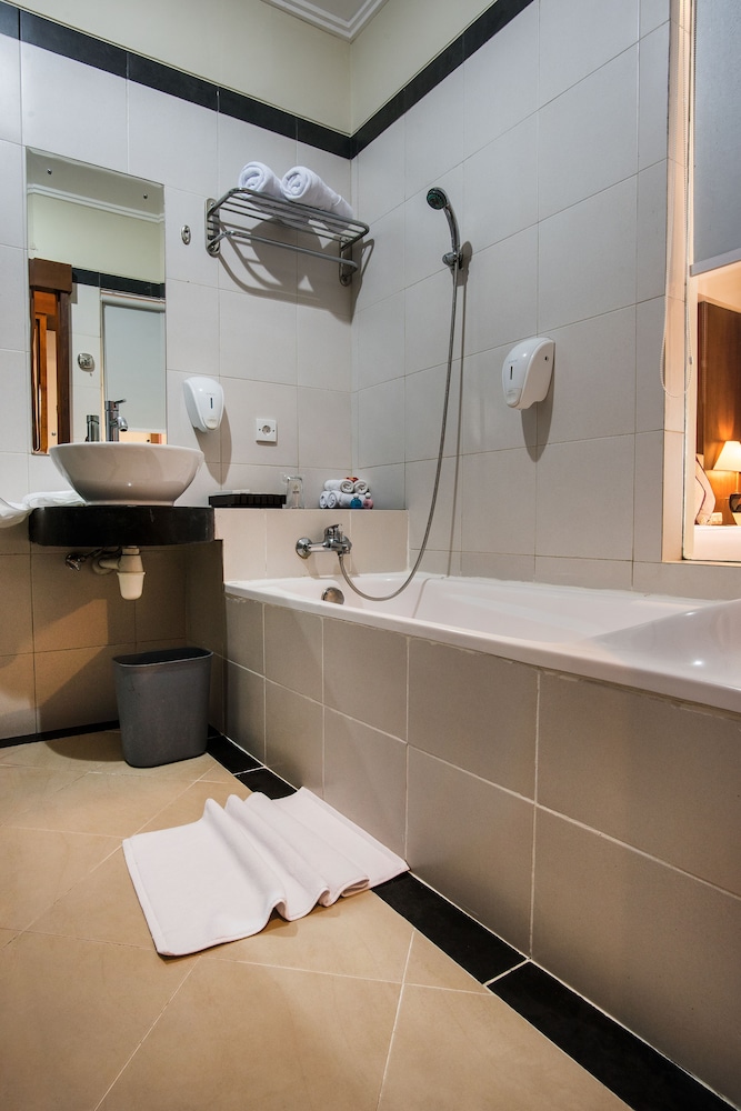 Deluxe Double Room - Photo 7