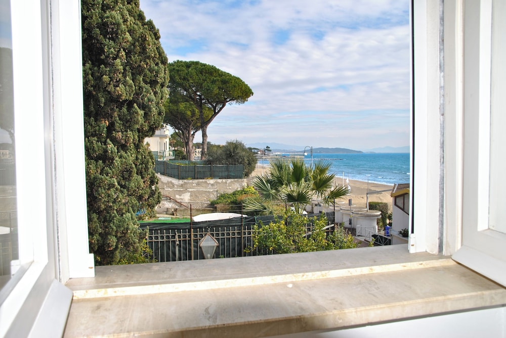House, 2 Bedrooms, Smoking, Balcony photo 3