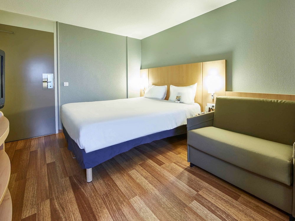 Standard Double Room, Multiple Beds - Photo 5