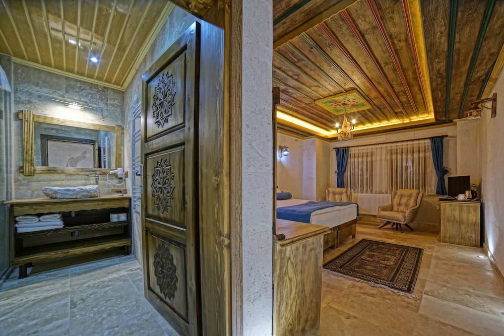 Deluxe Room - Photo 7