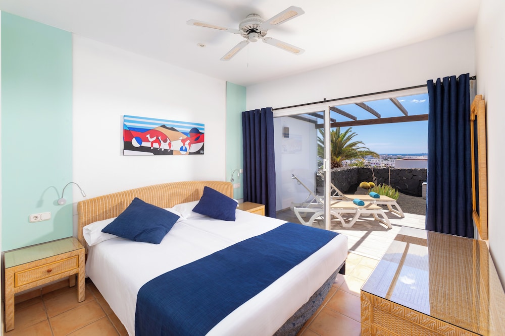 Exclusive Bungalow, Partial Ocean View photo 3