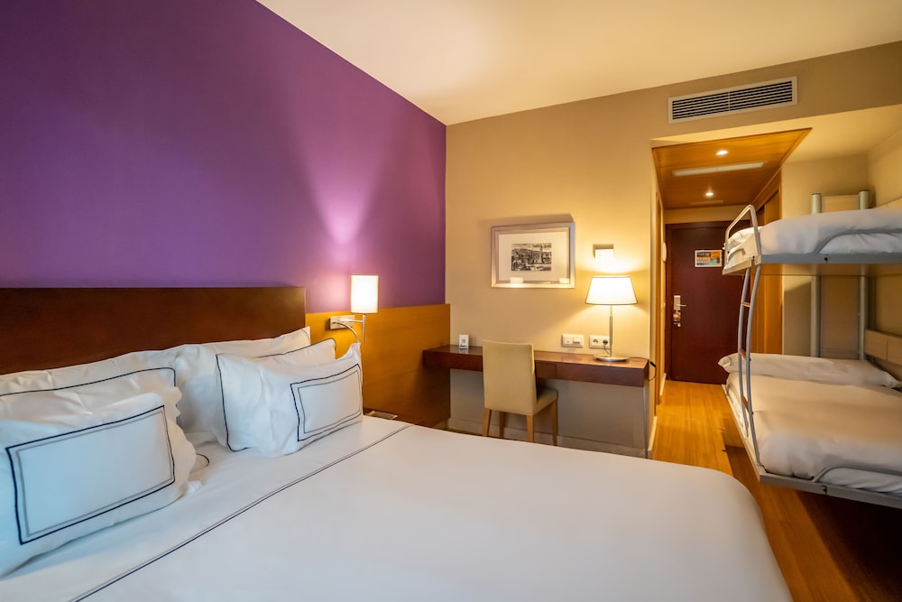 Family Quadruple Room - Photo 9