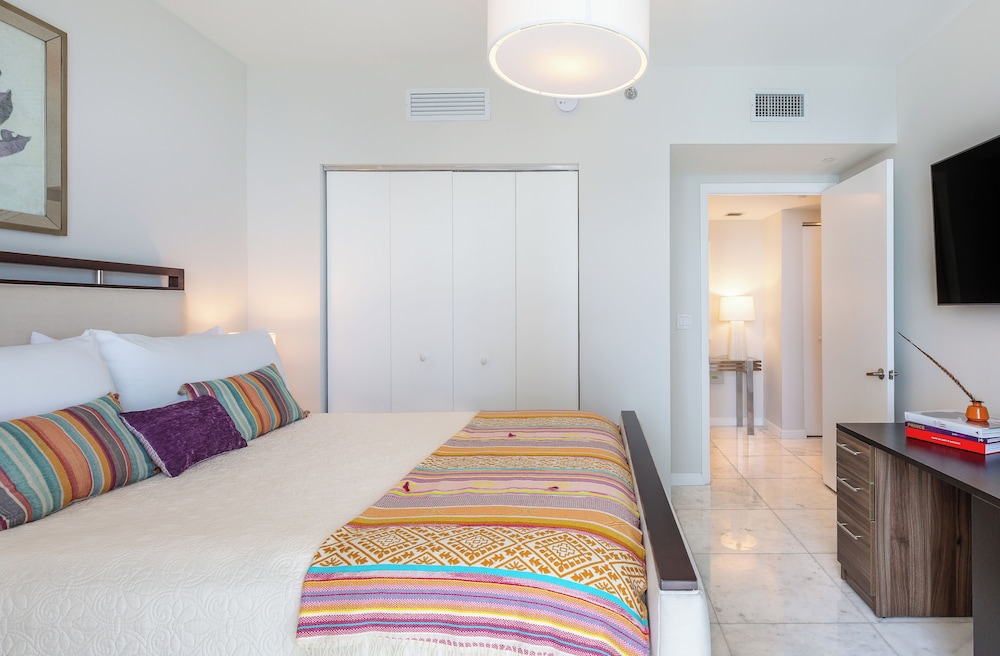 Boutique Corner Apart, 2/2, Sofa Bed, Ocean View, Balcony4502