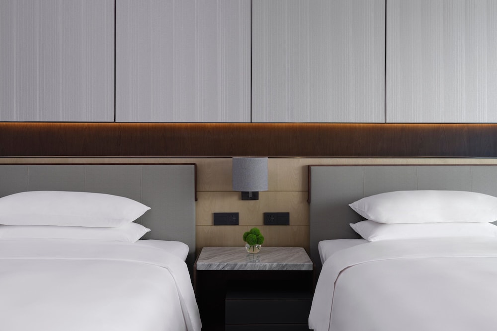 Deluxe Room, 2 Double Beds, City View photo 2