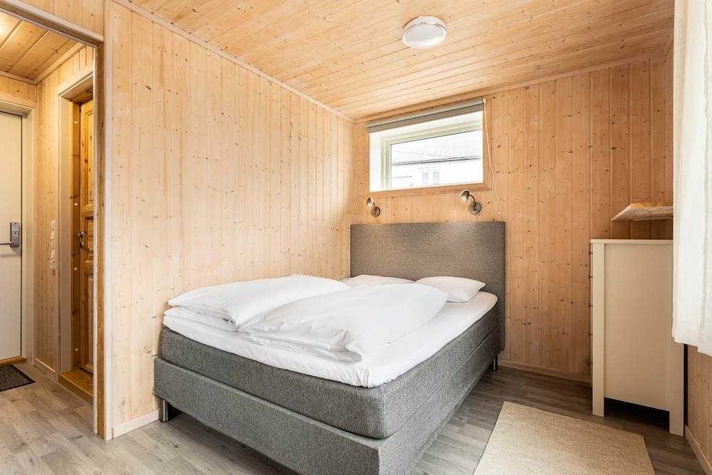 Studio (Apartment)