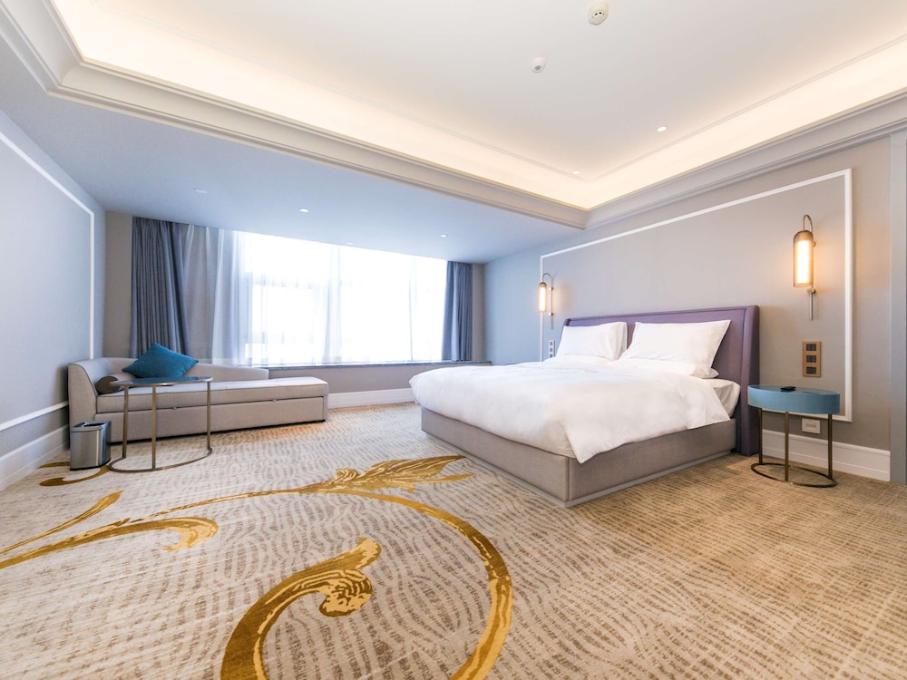 Privilege, Room, 1 King Bed