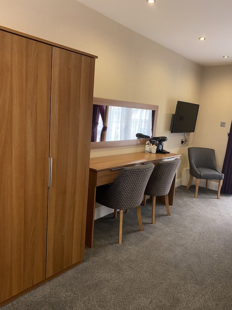 Suite, 1 Double Bed, Garden View - Photo 5