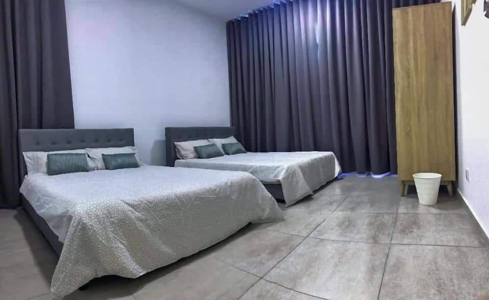 Apartment, 3 Bedrooms, City View (27F) photo 2