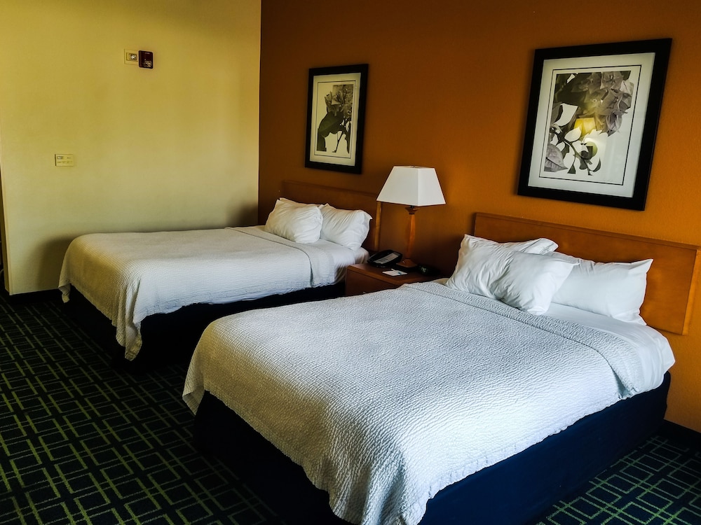 Room, 2 Double Beds (Mobility/Hearing Access, Roll-In Shwr) photo 2