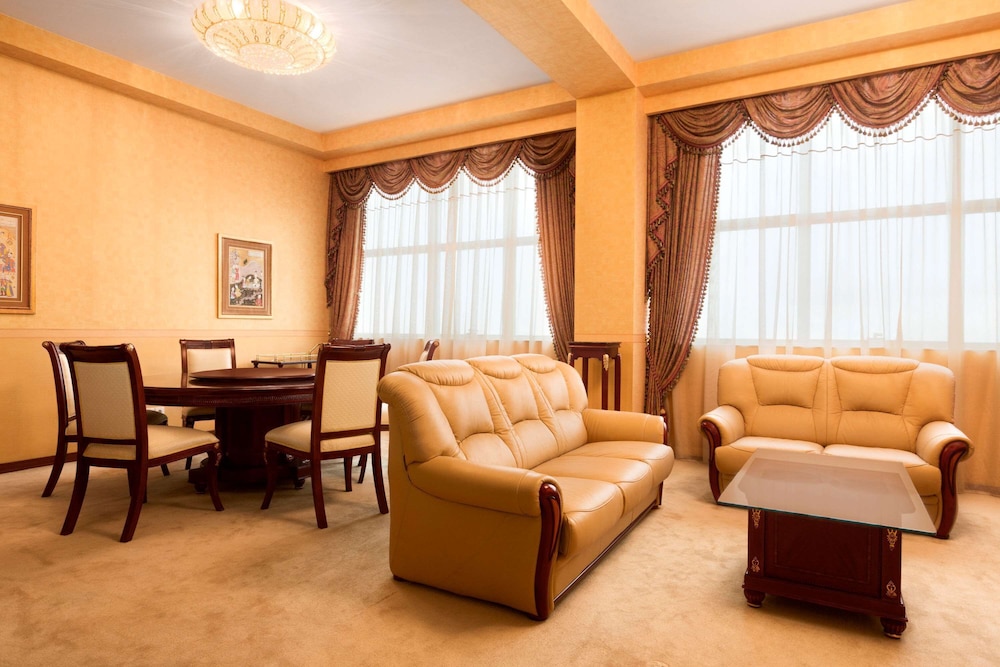 Suite, 1 King Bed, Smoking (Javadkhan Suite)