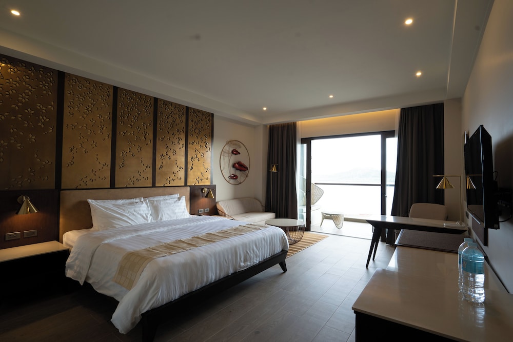 Premier Room