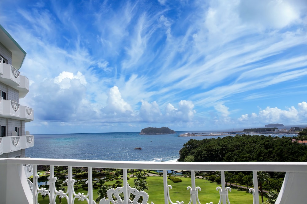 Standard Twin Room, Ocean View - Photo 8