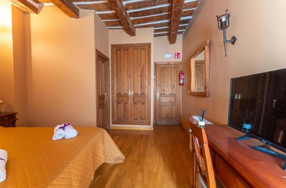 Basic Twin Room photo 3