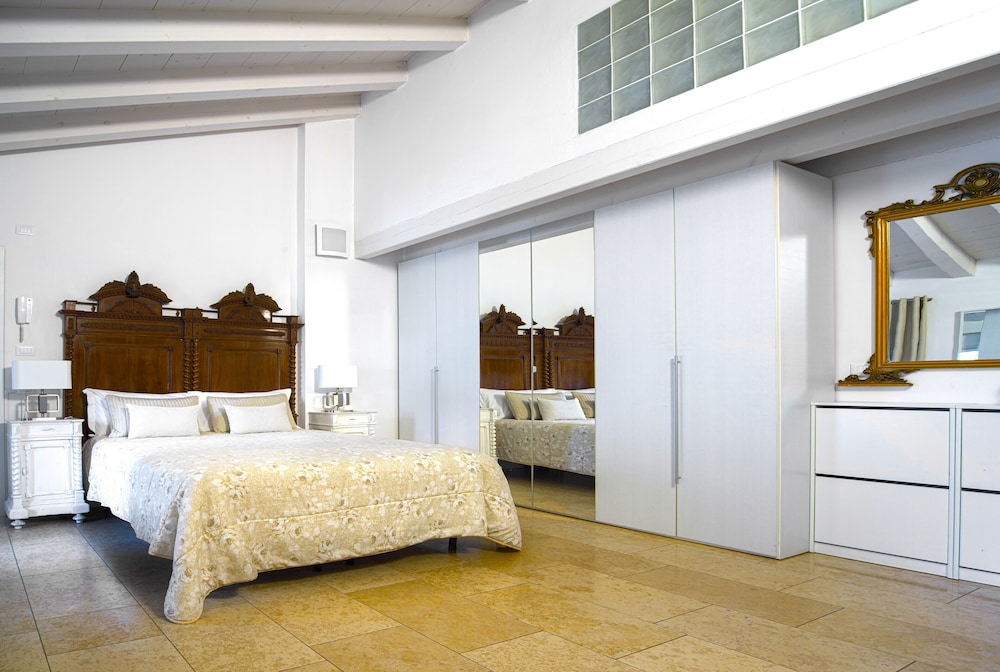 Superior Triple Room photo 2