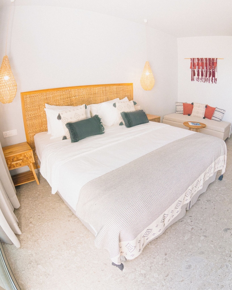 Deluxe Triple Room, Partial Sea View photo 1