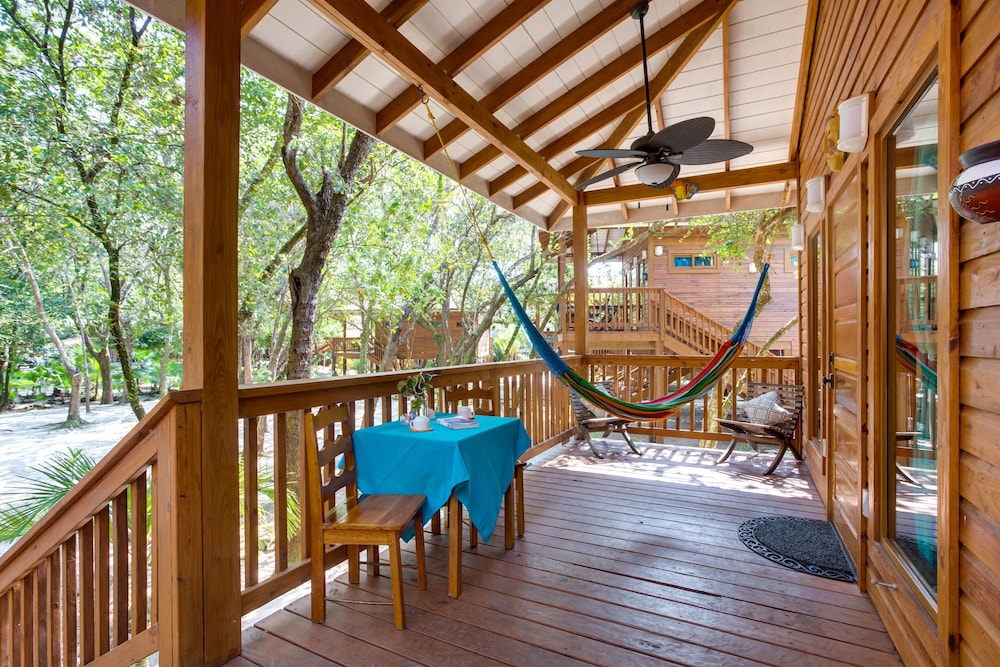 Deluxe Tree House, 2 Queen Beds, Garden View, Garden Area photo 2