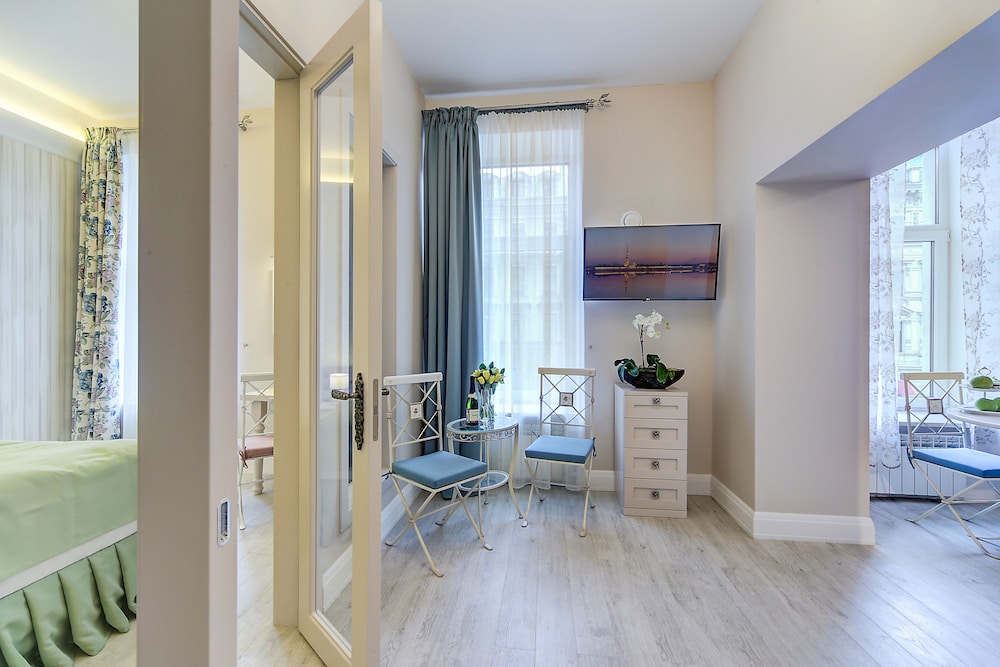 Apartment photo 2