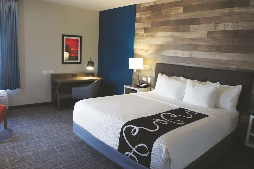 Room, 1 King Bed, Non Smoking, City View photo 1