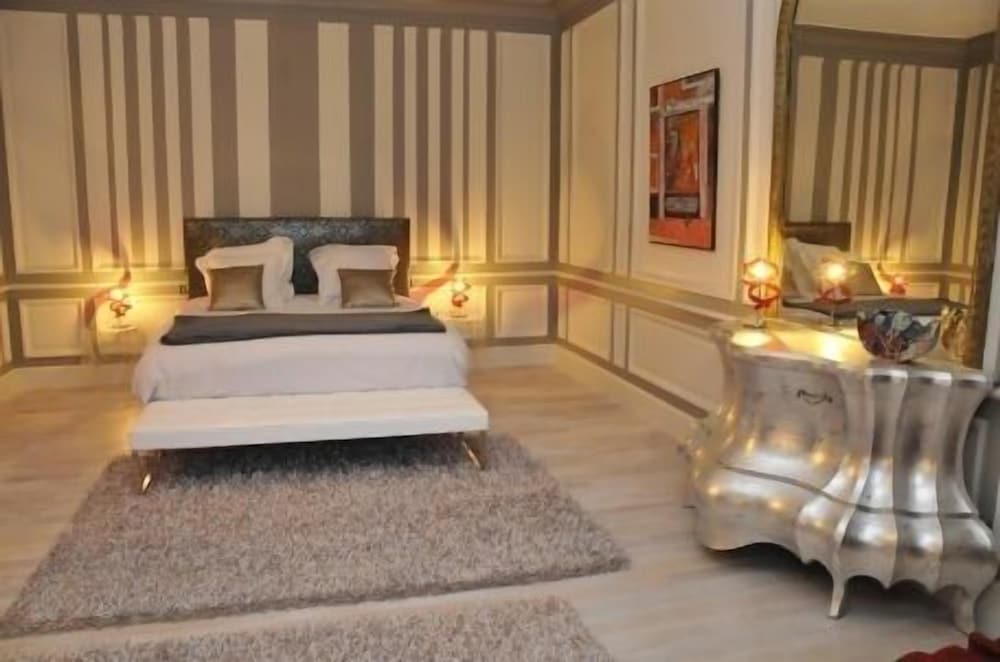 Suite (Que Linda) photo 1