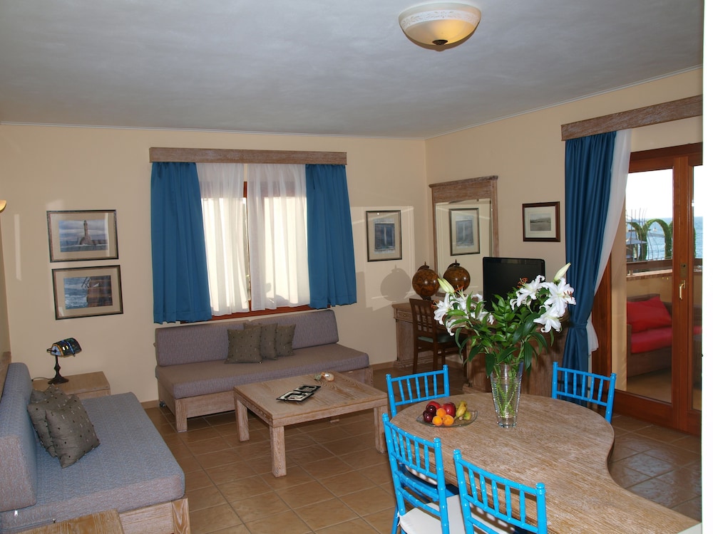 Deluxe One Bedroom Apartment