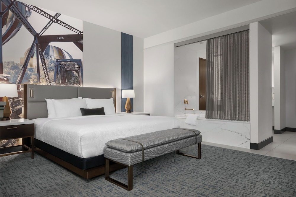 Studio Suite, City View (Longitude Suite) photo 3