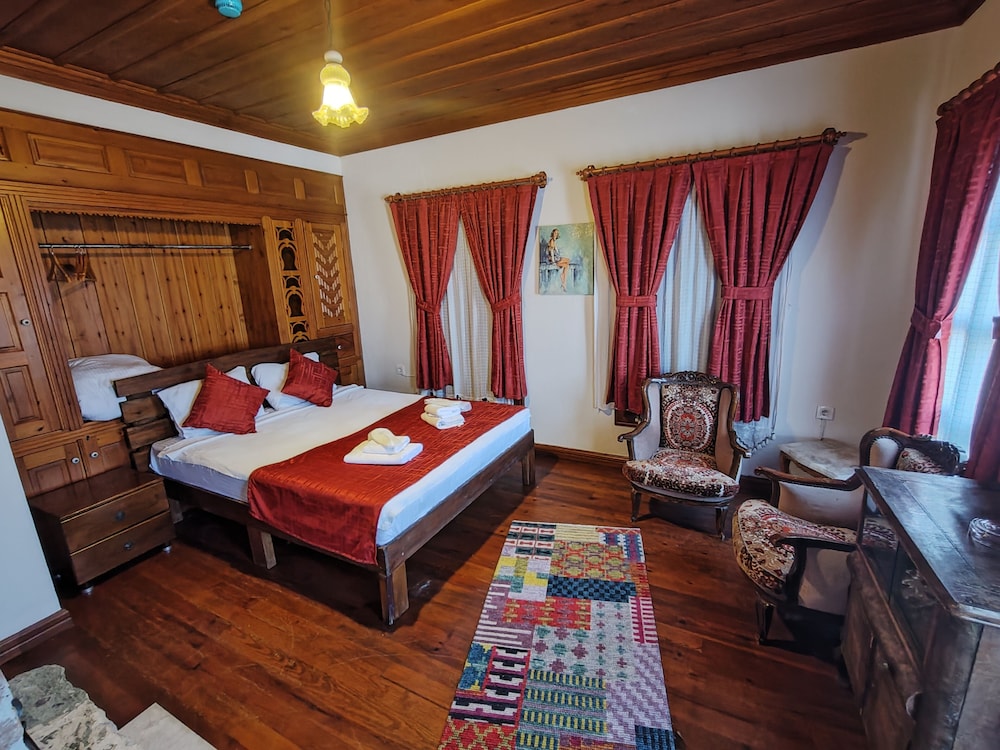 Deluxe Double Room photo 2