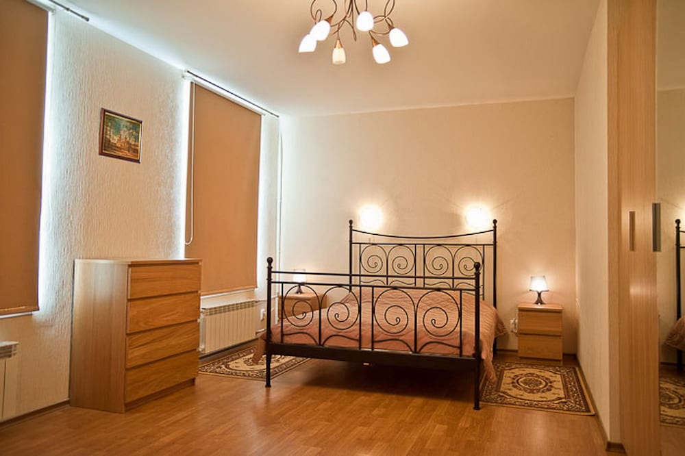 Apartment (9 Malaya Morskaya Street)